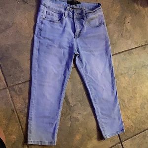 Women’s size 2 capri’s